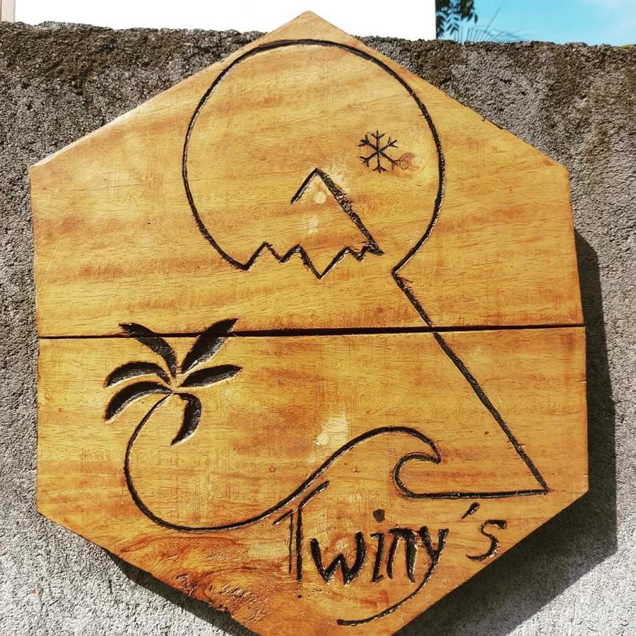 Twiny'S Hotel Kuta  Exterior photo