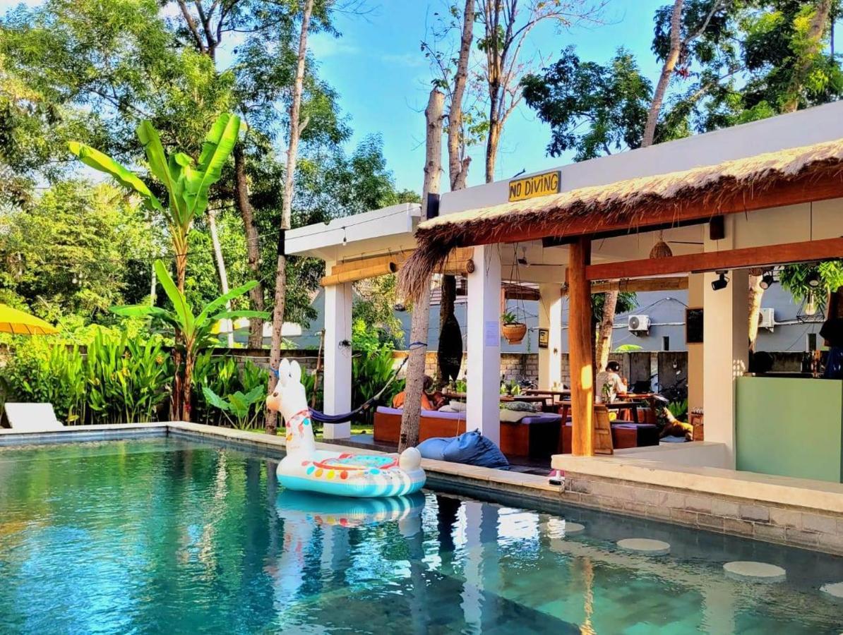 Twiny'S Hotel Kuta  Exterior photo