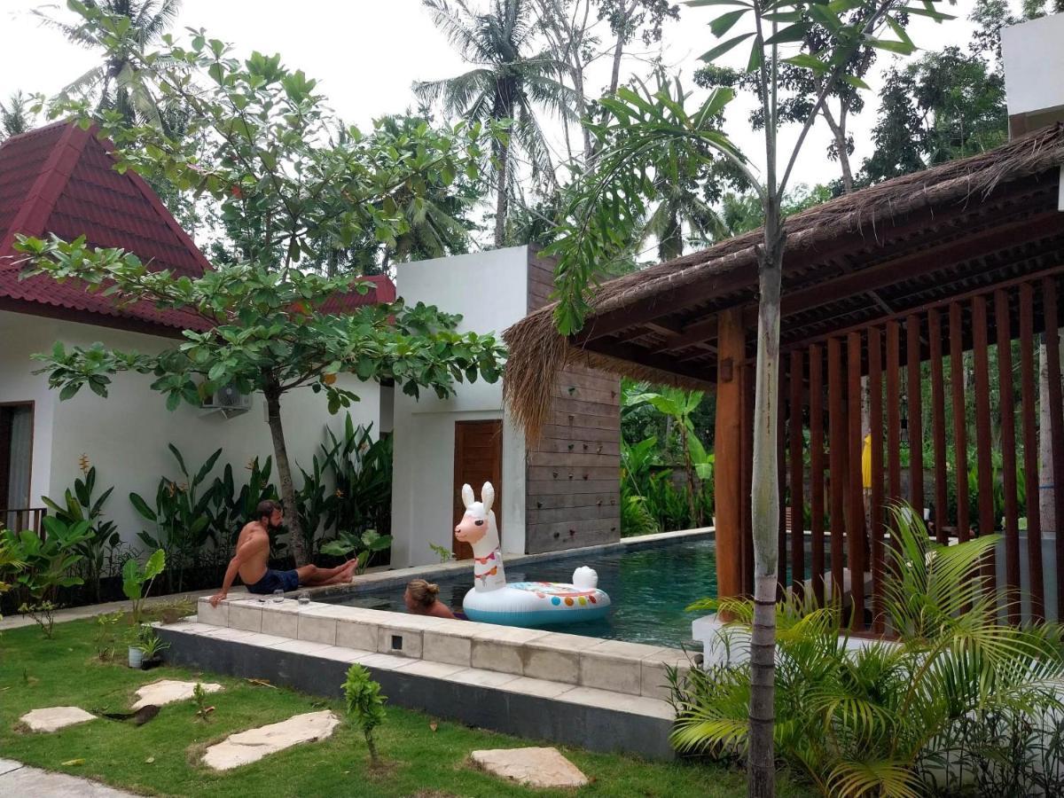 Twiny'S Hotel Kuta  Exterior photo