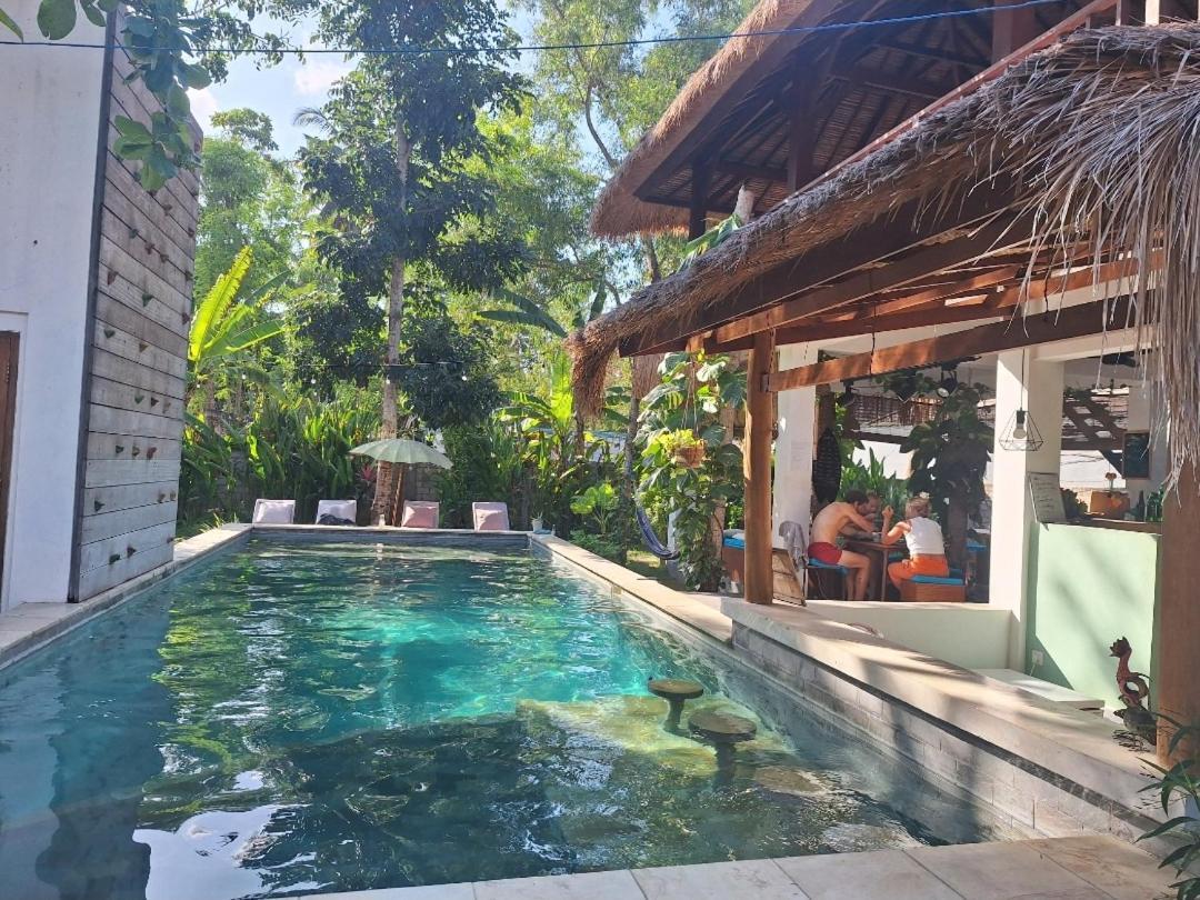Twiny'S Hotel Kuta  Exterior photo