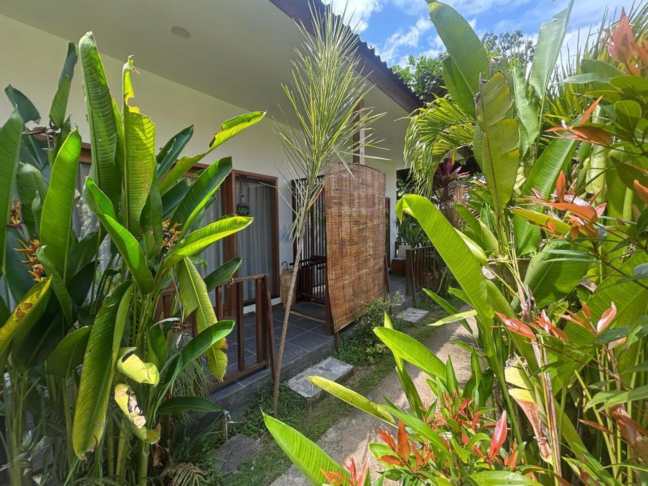 Twiny'S Hotel Kuta  Room photo